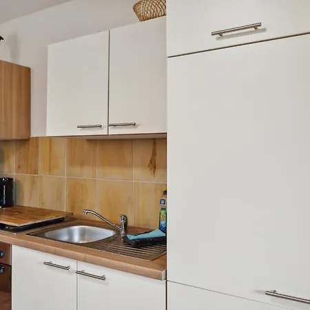 Pet Friendly In Am Salzhaff With Wifi Apartmán